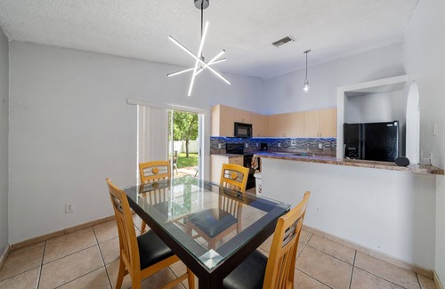 Orlando House | Lovely 4-bedroom house in enchanting Orlando with AC