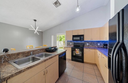 Orlando House | Lovely 4-bedroom house in enchanting Orlando with AC