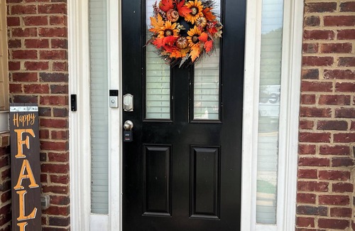 McDonough House | Lovely 4 Bedroom with Free Parking & Wi-Fi - 23mi from Airport