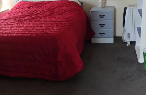 Frankton Apartment | Lovely 4 bedrooms unit with Free parking and Wi-Fi