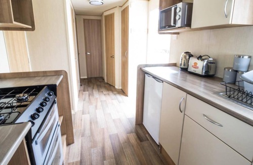 Hopton on Sea House | Lovely 8 berth caravan for hire at Haven Hopton Holiday Park ref 80041F