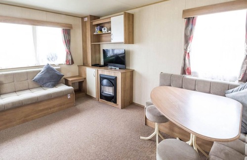 Hopton on Sea House | Lovely 8 berth caravan for hire at Haven Hopton Holiday Park ref 80041F
