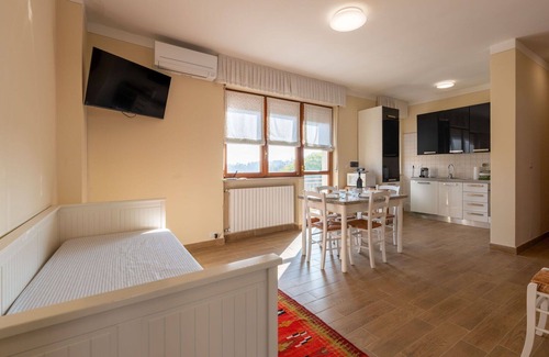 Castagnole Monferrato Apartment | Lovely apartment for 5 guests with WIFI, A/C, TV and terrace