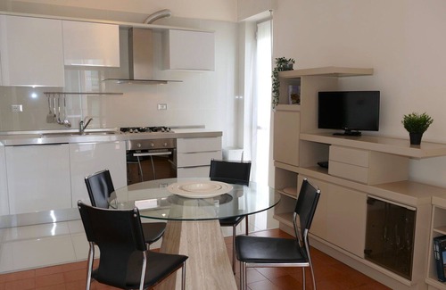Santo Stefano al Mare Apartment | Lovely apartment for 4 guests with WIFI, balcony and parking