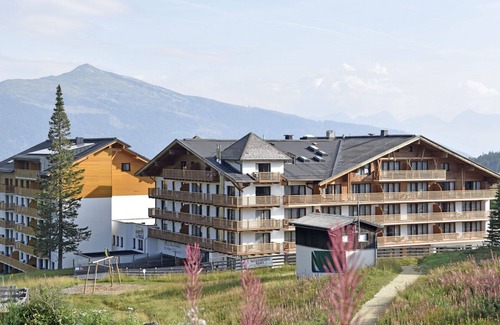 Katschberg Apartment | Lovely apartment for 4 guests with WIFI, pool, balcony, pets allowed and panoramic view