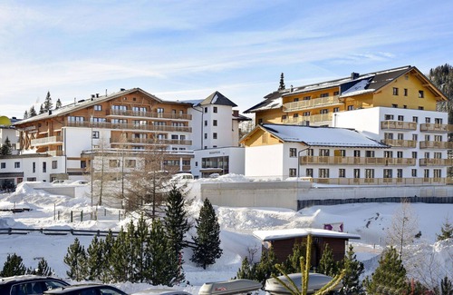 Katschberg Apartment | Lovely apartment for 4 guests with WIFI, pool, balcony, pets allowed and panoramic view