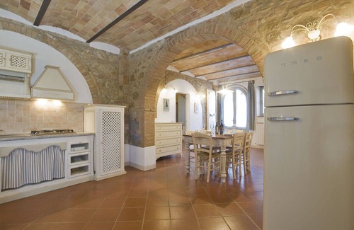 Bollano Villa | Lovely apartment in villa for 6 people with WIFI, pool, TV, terrace, pets allowed and panoramic .