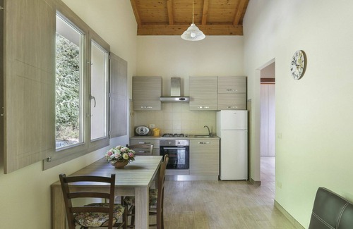 Villa Collemandina Villa | Lovely apartment in villa for 3 guests with WIFI, pool, terrace and pets allowed
