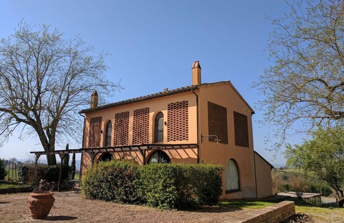 Castelfiorentino Villa | Lovely apartment in villa with pool, WIFI, panoramic view and parking, close to San Gimignano