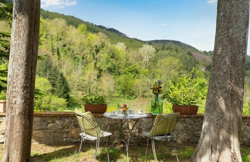 Torsoli Villa | Lovely apartment in villa with private pool, WIFI, TV, terrace, pets allowed and parking