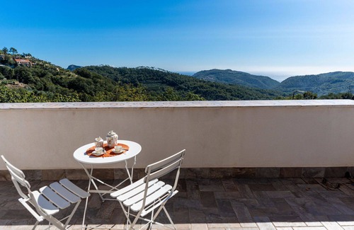 Bardino Nuovo Apartment | Lovely apartment for 6 guests with private pool, TV, balcony, pets allowed and parking