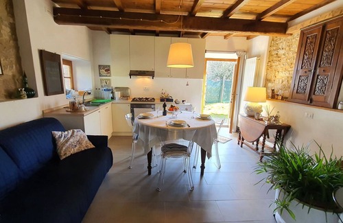 Villabuona Villa | Lovely apartment in villa for 4 guests with WIFI and pets allowed, close to Lucca