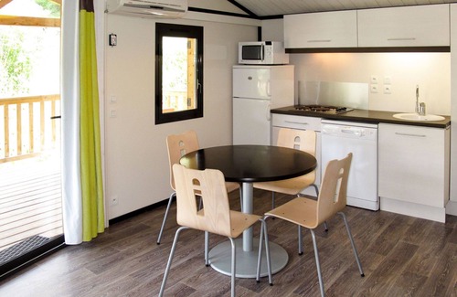 Sollies-Toucas House | Lovely apartment in villa for 4 people with pool, WIFI, A/C, TV, terrace, pets allowed and parking