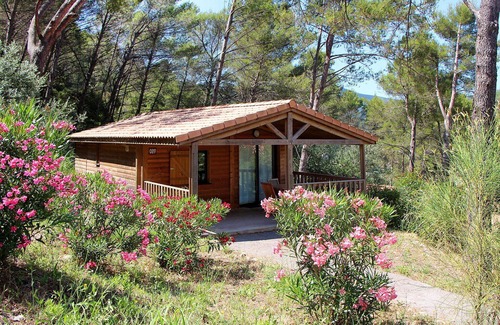 Sollies-Toucas House | Lovely apartment in villa for 4 people with pool, WIFI, A/C, TV, terrace, pets allowed and parking