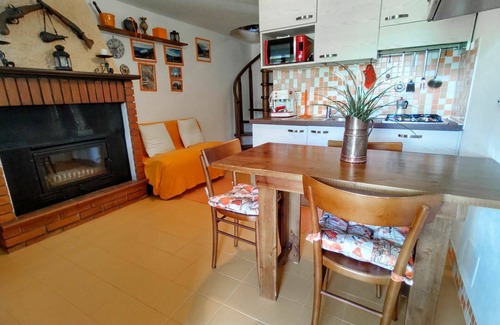 Peglio Apartment | Lovely apartment for 6 people with WIFI, TV, patio and pets allowed