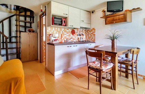 Peglio Apartment | Lovely apartment for 6 people with WIFI, TV, patio and pets allowed