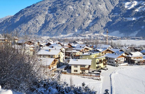 Emberg Apartment | Lovely apartment for 6 people with WIFI, TV and parking