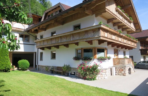Aschau Im Zillertal Apartment | Lovely apartment for 4 guests with WIFI, TV and terrace