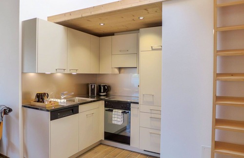 Kandersteg Apartment | Lovely apartment for 3 guests with WIFI, balcony and panoramic view