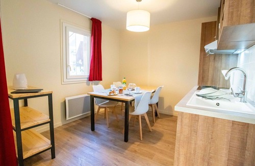 Saint-Colomban-des-Villards Apartment | Lovely apartment for 6 people with internet, TV, terrace, pets allowed and parking