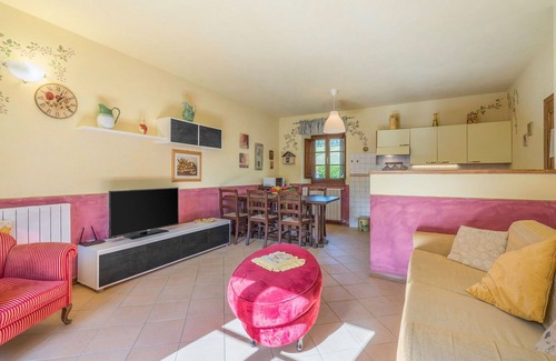 Cutigliano Apartment | Lovely apartment for 4 guests with WIFI, pool, TV and pets allowed
