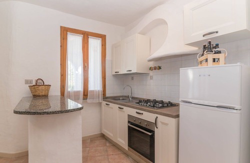 La Ciaccia Apartment | Lovely apartment for 8 people with WIFI, A/C, TV, terrace, pets allowed and parking