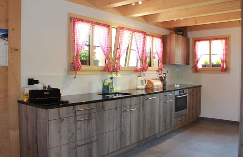 Lenk Apartment | Lovely apartment for 10 guests with TV and balcony