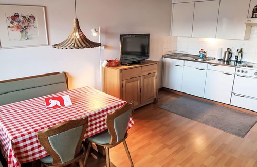 Laax Apartment | Lovely apartment for 3 people with pool, WIFI, TV, balcony, pets allowed and panoramic view