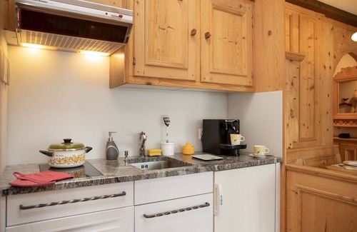 Falera Apartment | Lovely apartment for 4 people with pool, WIFI, TV, patio, pets allowed and panoramic view