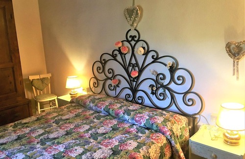 Gambassi Terme Other | Lovely apartment for 4 guests with pool, WIFI, TV, patio and pets allowed, close to San Gimignano