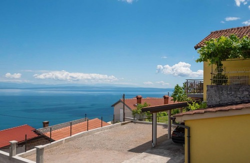 Tulisevica Apartment | Lovely apartment for 4 guests with WIFI, A/C, TV, terrace, pets allowed, panoramic view and park...