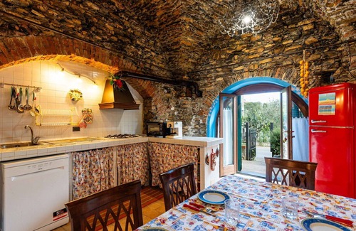 Andora Apartment | Lovely apartment for 4 guests with WIFI, TV, patio and pets allowed