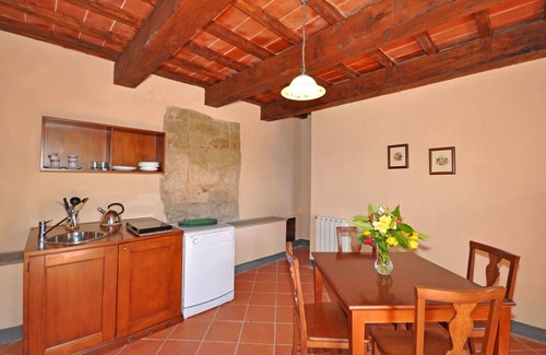 Capolona Apartment | Lovely apartment for 4 people with pool, WIFI, TV, panoramic view and parking, close to Arezzo