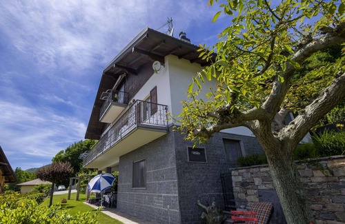 Trarego Viggiona Apartment | Lovely apartment for 4 people with WIFI, TV, patio and pets allowed