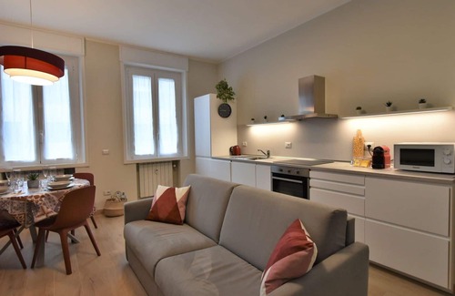 Centro Direzionale Apartment | Lovely apartment for 4 people with A/C, WIFI and TV