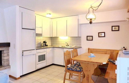 Buerchen Apartment | Lovely apartment for 5 guests with WIFI, TV, patio, pets allowed and panoramic view