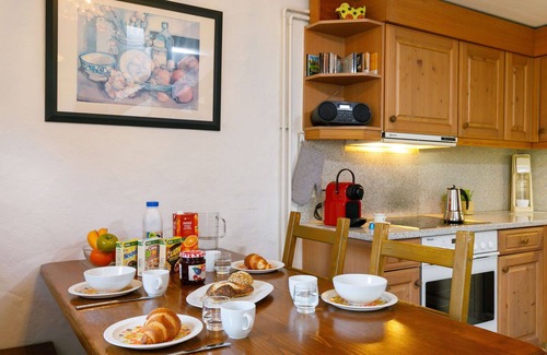 Sonvico Apartment | Lovely apartment for 5 guests with pool, WIFI, TV, patio, pets allowed and panoramic view