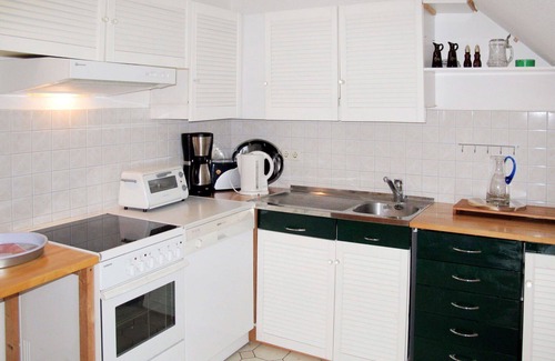 Godern Apartment | Lovely apartment for 5 guests with TV and balcony