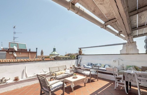 Rimini Historic Center Apartment | Lovely apartment for 5 people with WIFI, A/C, TV, pets allowed and parking