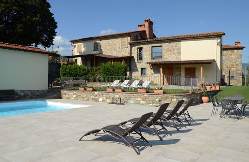 Capolona Apartment | Lovely apartment for 6 guests with pool, WIFI, TV and pets allowed, close to Arezzo
