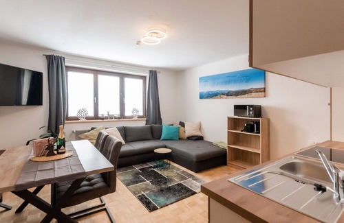 Taxenbach Apartment | Lovely apartment for 4 guests with WIFI, TV, balcony and panoramic view