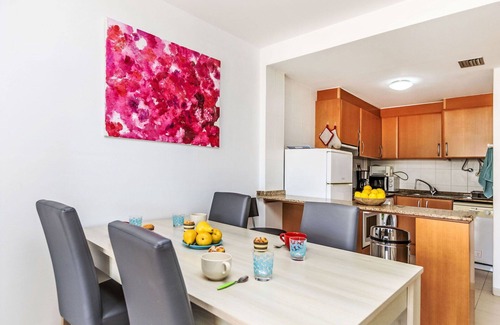 Peniscola Apartment | Lovely apartment for 4 people with A/C, WIFI, pool, TV, terrace and pets allowed