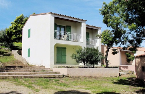 Aregno Apartment | Lovely apartment for 6 guests with WIFI, A/C, TV and terrace