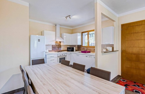 Pietroso Apartment | Lovely apartment for 10 people with WIFI, A/C, pool, TV, patio, pets allowed and panoramic view