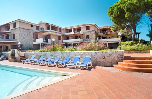 Liscia di Vacca Apartment | Lovely apartment for 4 people with A/C, pool, WIFI, TV, terrace and parking