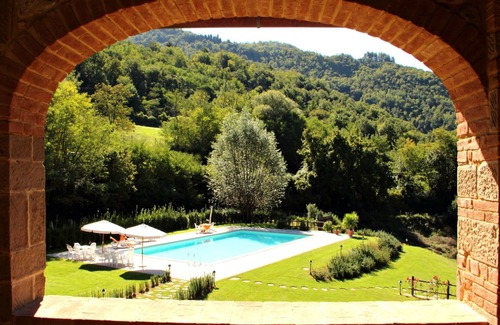 Dicomano Apartment | Lovely apartment for 5 people with pool, WIFI, TV and pets allowed