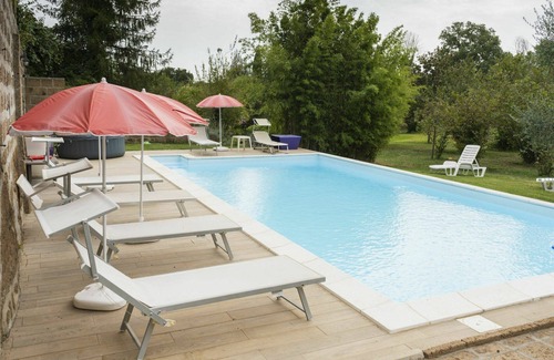 Corchiano Apartment | Lovely apartment for 8 people with WIFI, pool, TV, patio and pets allowed