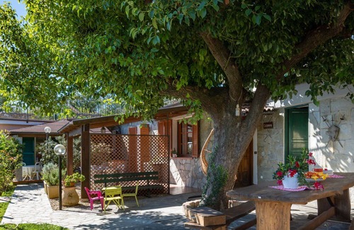 Valloria Apartment | Lovely apartment for 4 people with WIFI, pool, hot tub, TV, patio and parking