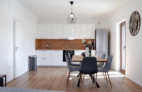 Brodarica Apartment | Lovely apartment in Brodarica with WiFi