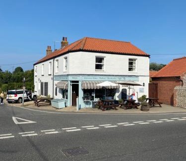 Weybourne Apartment | Lovely apartment in beautiful coastal village